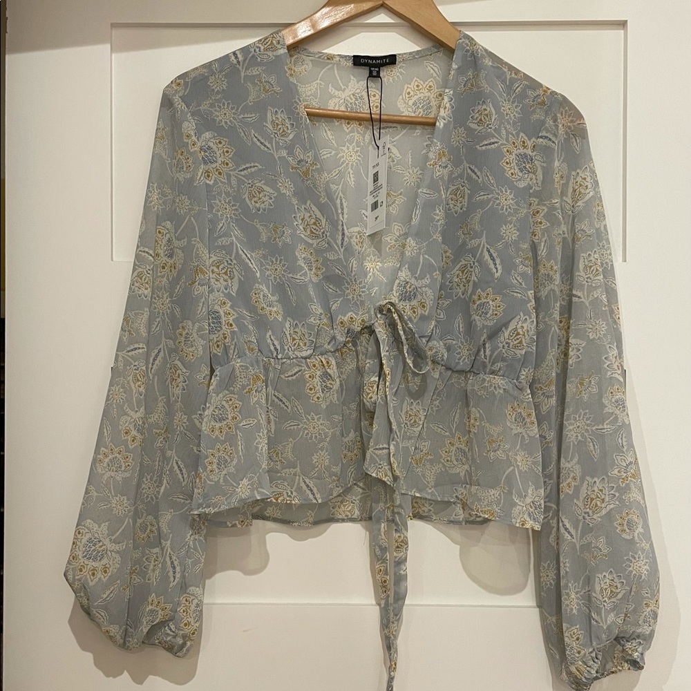 NWT ✨ floral summer top